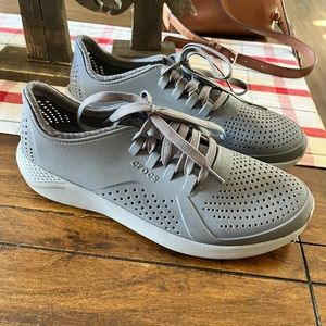 Men’s croc tennis shoes 12